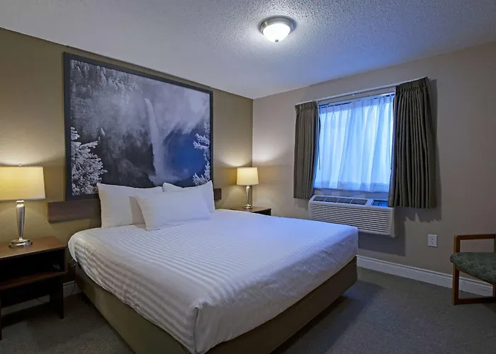 Super 8 By Wyndham Kamloops On The Hill
