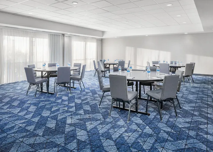 Courtyard By Marriott Auburn