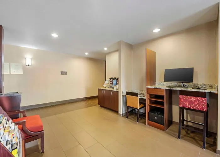 Comfort Inn & Suites