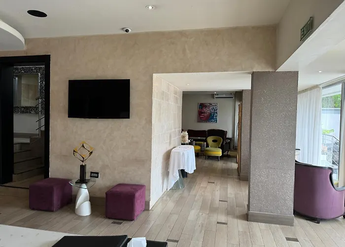 The Palms By Eagles Airport Residential