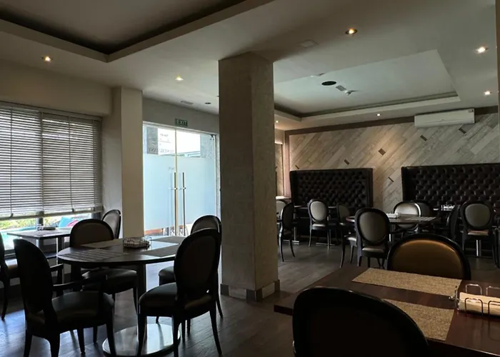 The Palms By Eagles Airport Residential