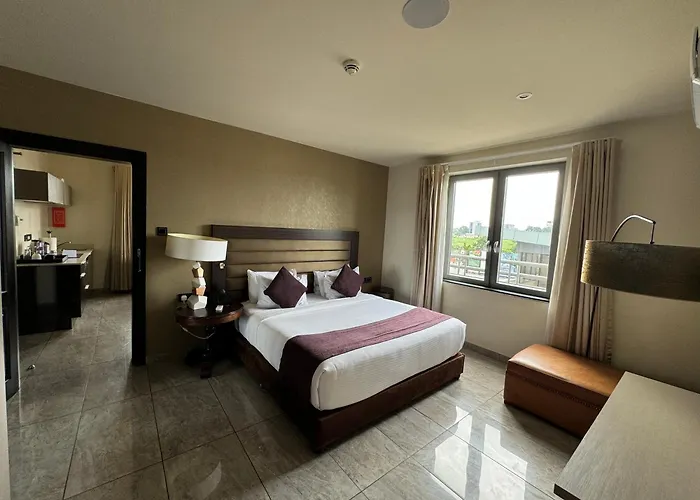 The Palms By Eagles Airport Residential