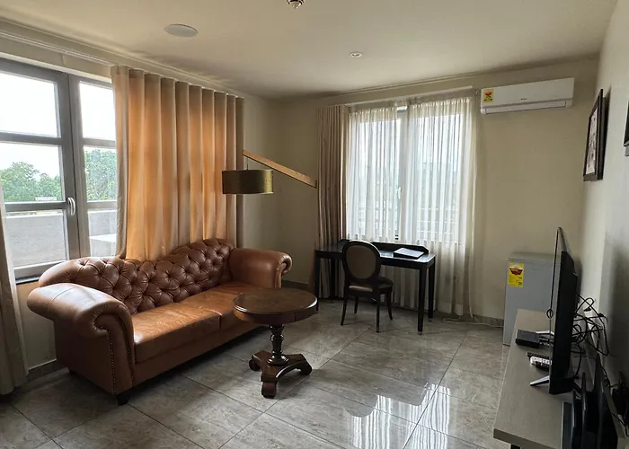 The Palms By Eagles Airport Residential