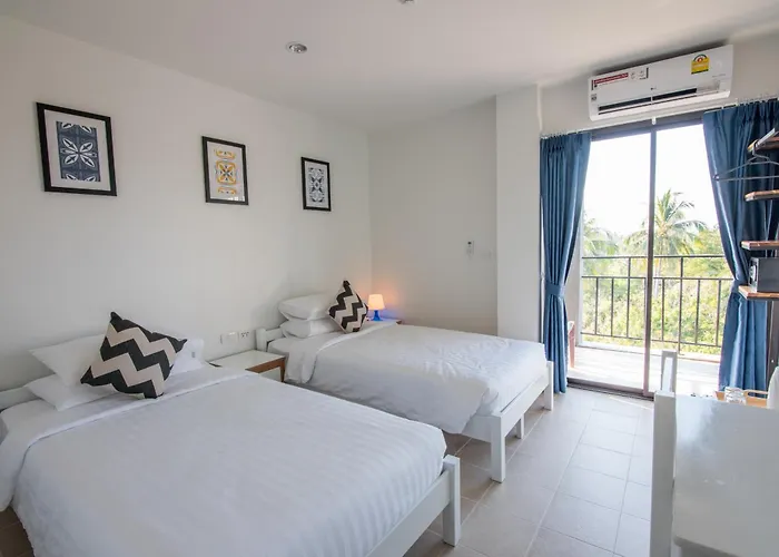 Maikhao Hotel, Phuket