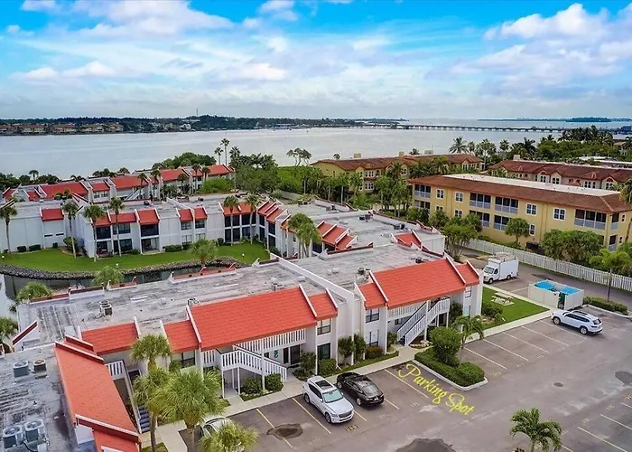 Anna Maria Island Bliss, Sunsets, Sand & Large Heated Pool