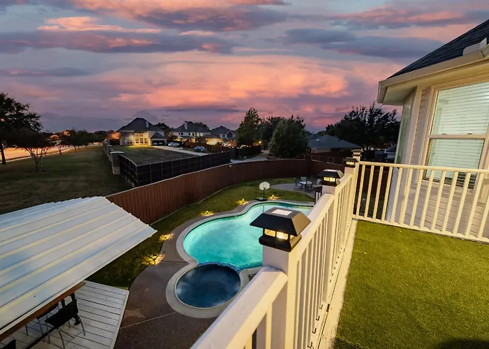 Elegant 4Br 2,5Ba Holiday Home With Pool, Game Room & Grill