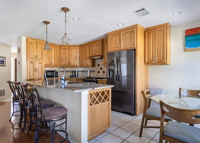 Cozy 3Br Retreat With Outdoor Dining & Bbq Grill