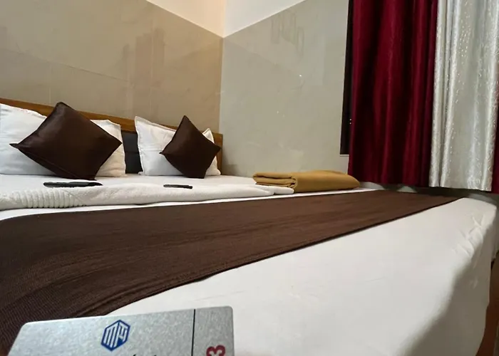 Priya Lodge