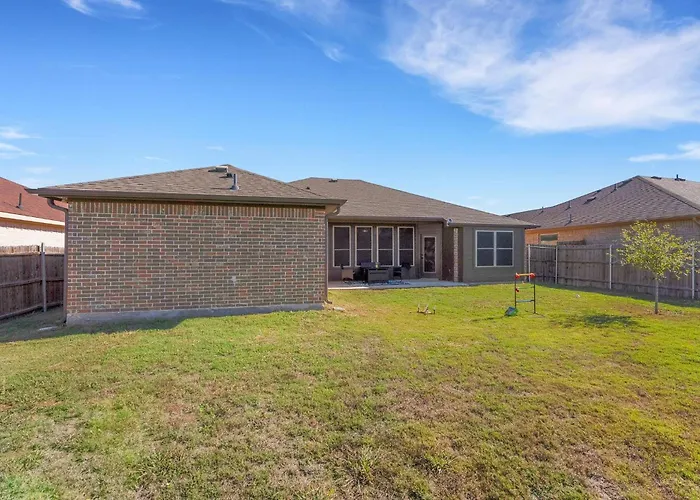 New Modern Bohemian Home Minutes From Epic Waters Indoor Park, Andretti Indoor Karting & Games, At&T Stadium, Globe Life, Six Flags, Texas Life