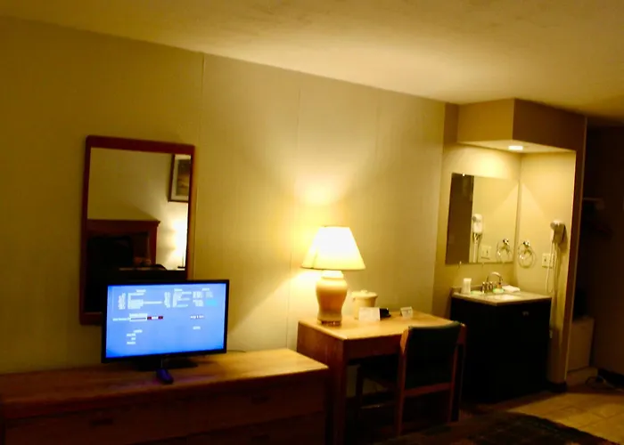 Lake George Inn