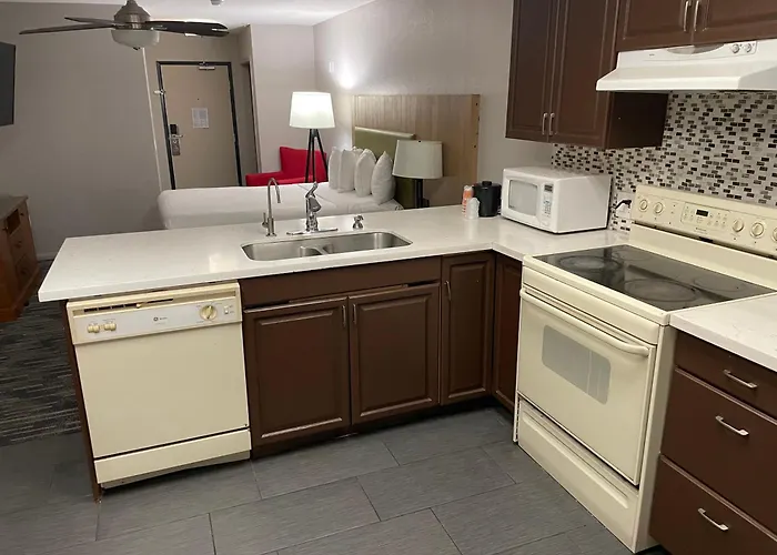 Country Inn & Suites By Radisson, Bakersfield, Ca