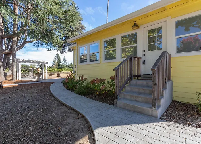 Relaxing 3Br Home With Vineyard View Rooftop Deck And Game Room