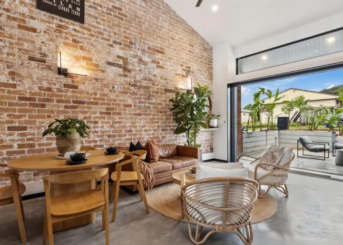 Catalyst Retreat - Stylish, Pets, Accessible, Sauna