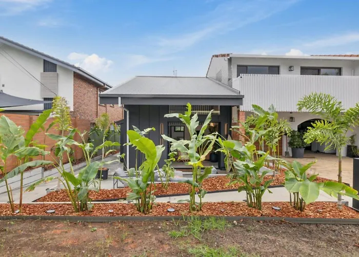 Catalyst Retreat - Stylish, Pets, Accessible, Sauna