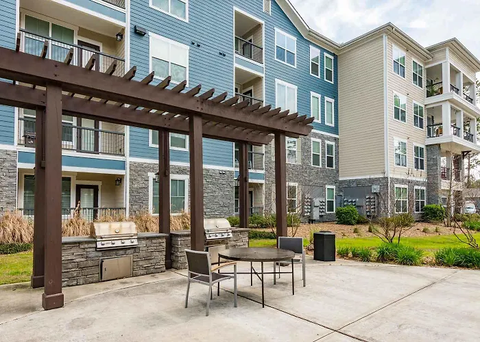 Spacious Furnished Resort Style Apartments