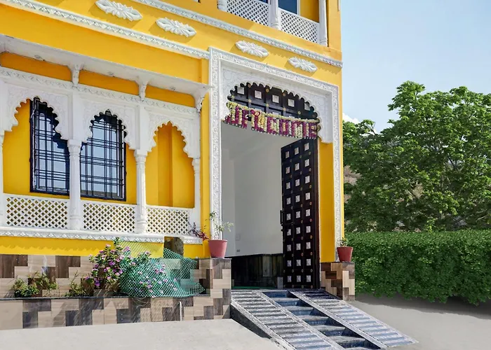 SPOT ON Hotel Raj Villa