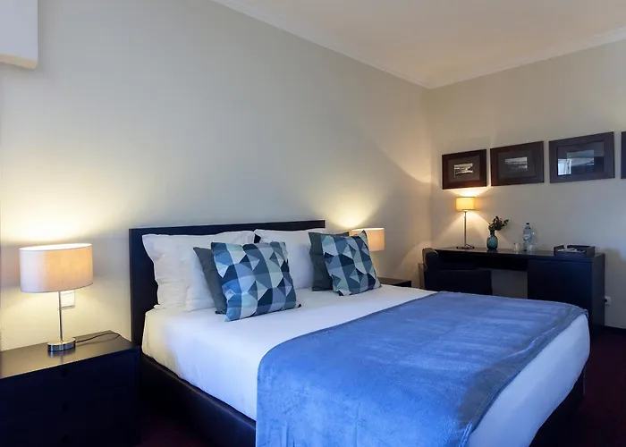 Carcavelos Beach Hotel