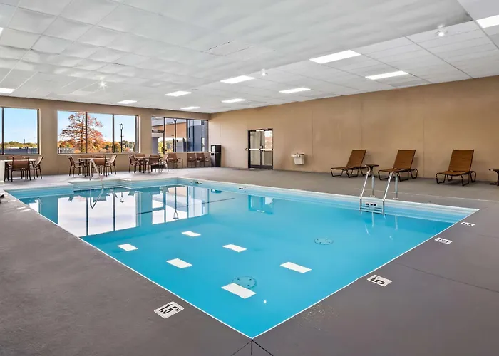 Spark By Hilton Stevensville