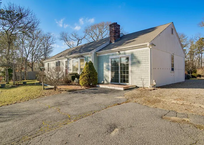 Ping-Pong & Backyard: Spacious Chatham Retreat