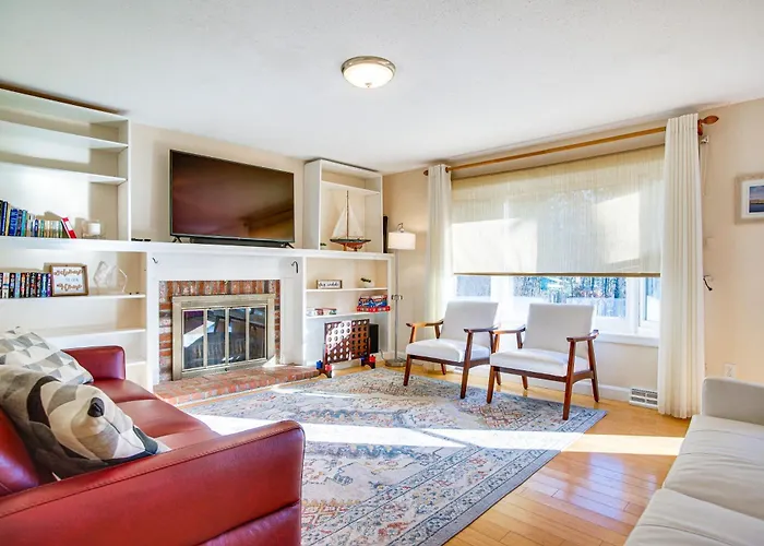 Ping-Pong & Backyard: Spacious Chatham Retreat