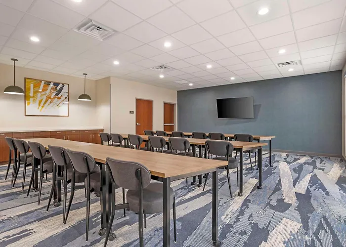 Comfort Inn & Suites Huntsville Near University