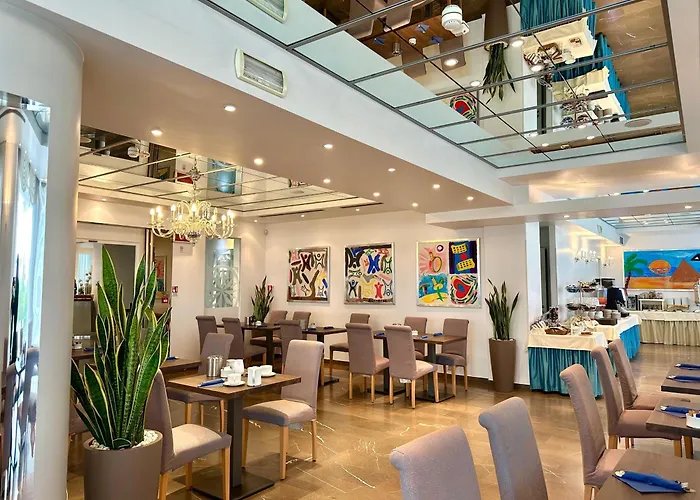 Club House Hotel