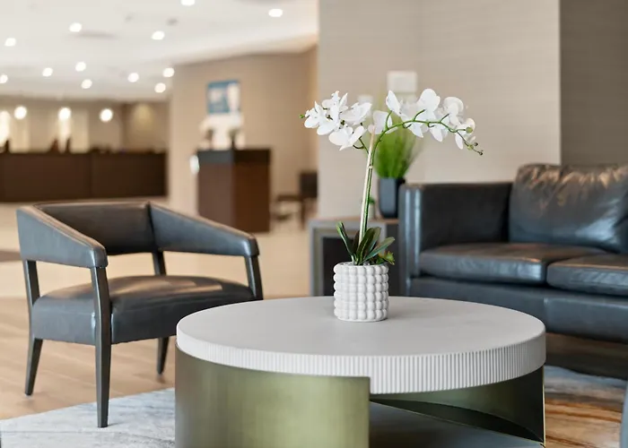 Tower Hotel At Fallsview