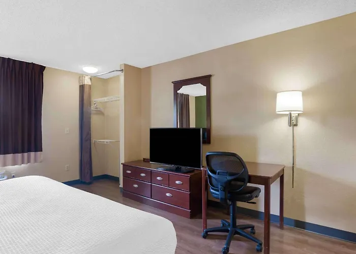 Extended Stay America Suites - Rockford - I-90