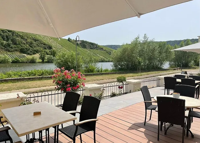 Hotel- Weingut- Moselloreley