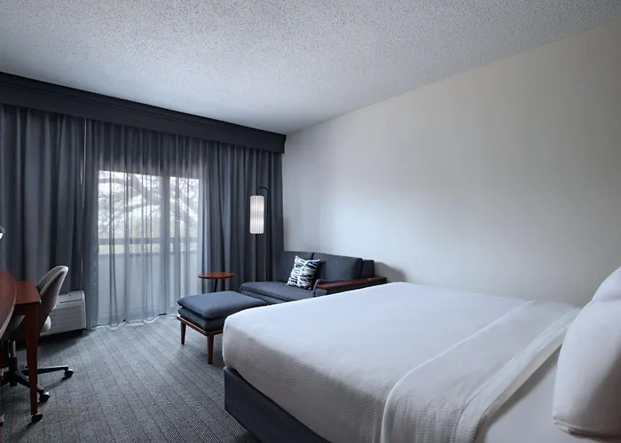 Courtyard By Marriott Dallas Richardson At Spring Valley