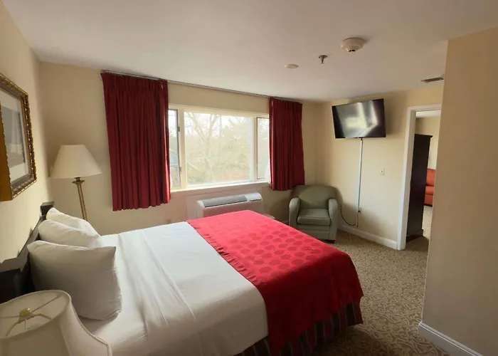 Ramada By Wyndham Seekonk Providence Area