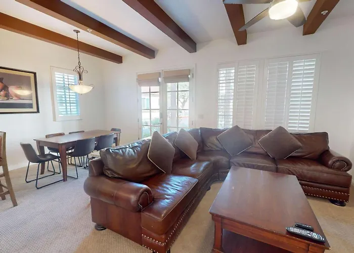 Lv214 Convenient Downstairs 2 Bed Legacy Villa