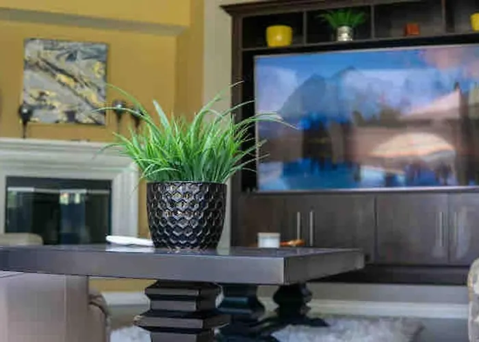 Evonvale Dream! Big Heated Pool, Jacuzzi Seats 16!