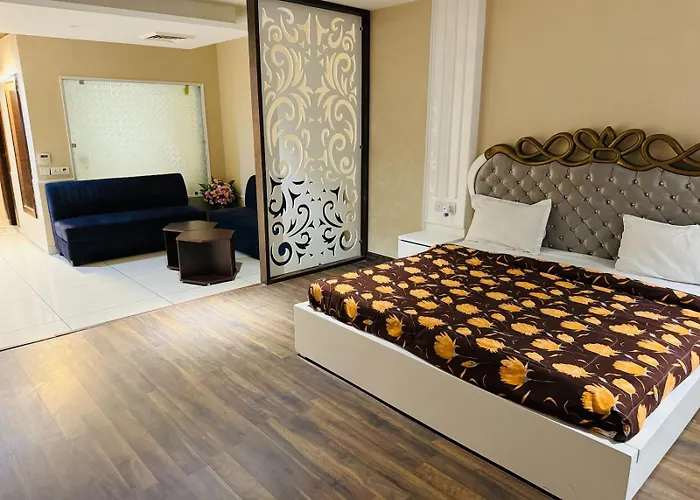 The Pearl Hotel Sirsa