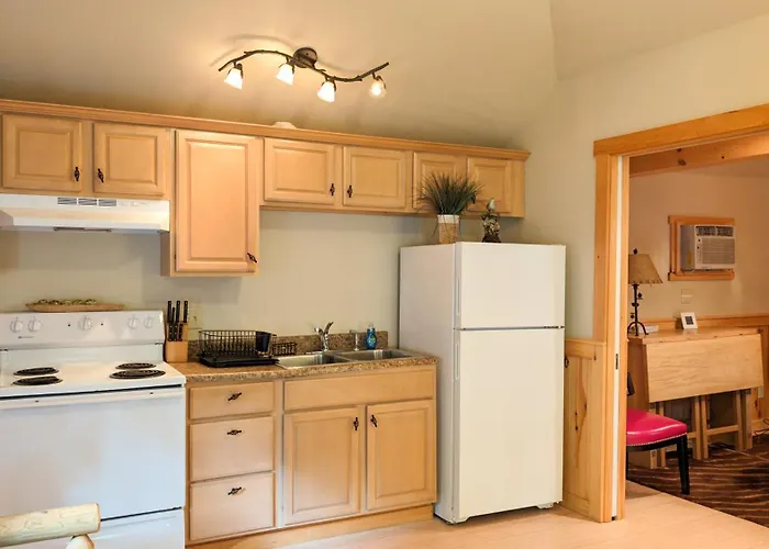 Hinckleys Dreamwood Cottages