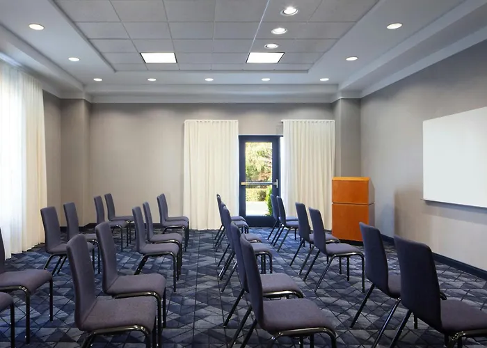 Courtyard By Marriott Newark Silicon Valley