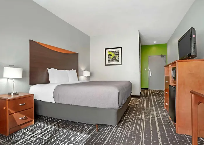 Quality Inn & Suites Birmingham - Highway 280