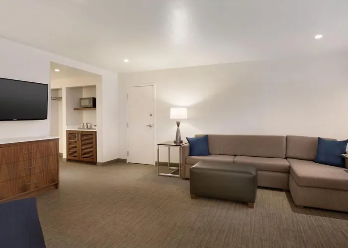 Delta Hotels By Marriott Helena Colonial