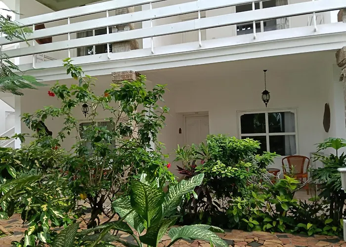 Sari Bunga Hotel - Legian, Walking Distance To Legian Beach