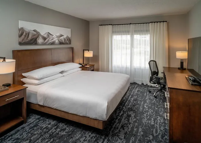 Delta Hotels By Marriott Huntington Mall