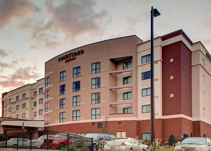 Courtyard By Marriott Carrollton