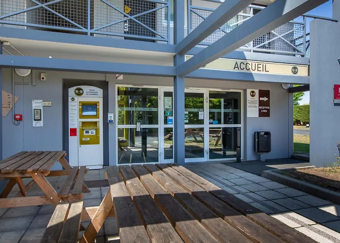 B&B HOTEL CHATEAUROUX Aéroport