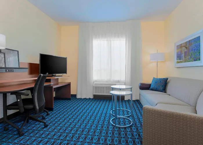 Fairfield Inn & Suites By Marriott Decatur At Decatur Conference Center