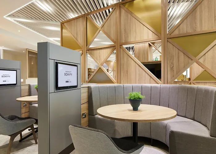 Courtyard By Marriott London City Airport