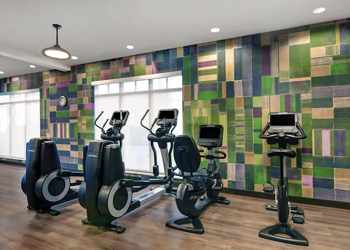Courtyard By Marriott Manhattan Aggieville
