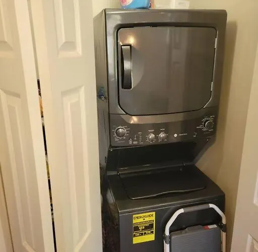 Stylish, Cozy, Well-Equipped Apt In Braintree Ma