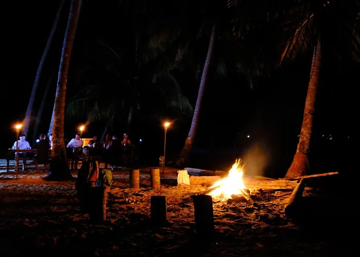 Lily'S Beach Bungalows
