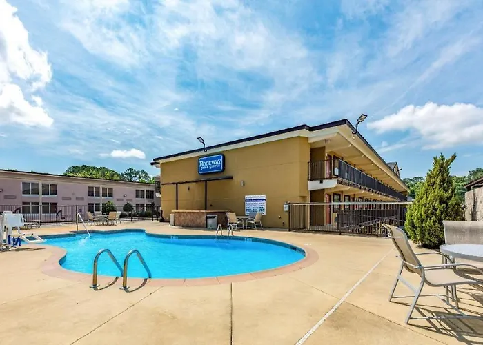 Rodeway Inn & Suites