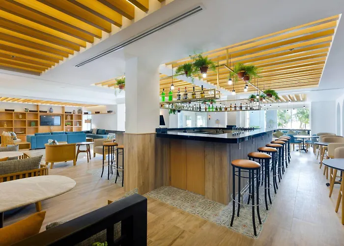 Courtyard By Marriott Cancun Airport