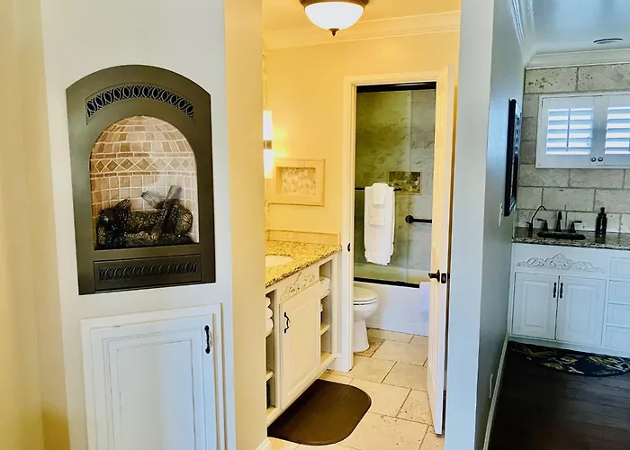 Beachcomber Inn